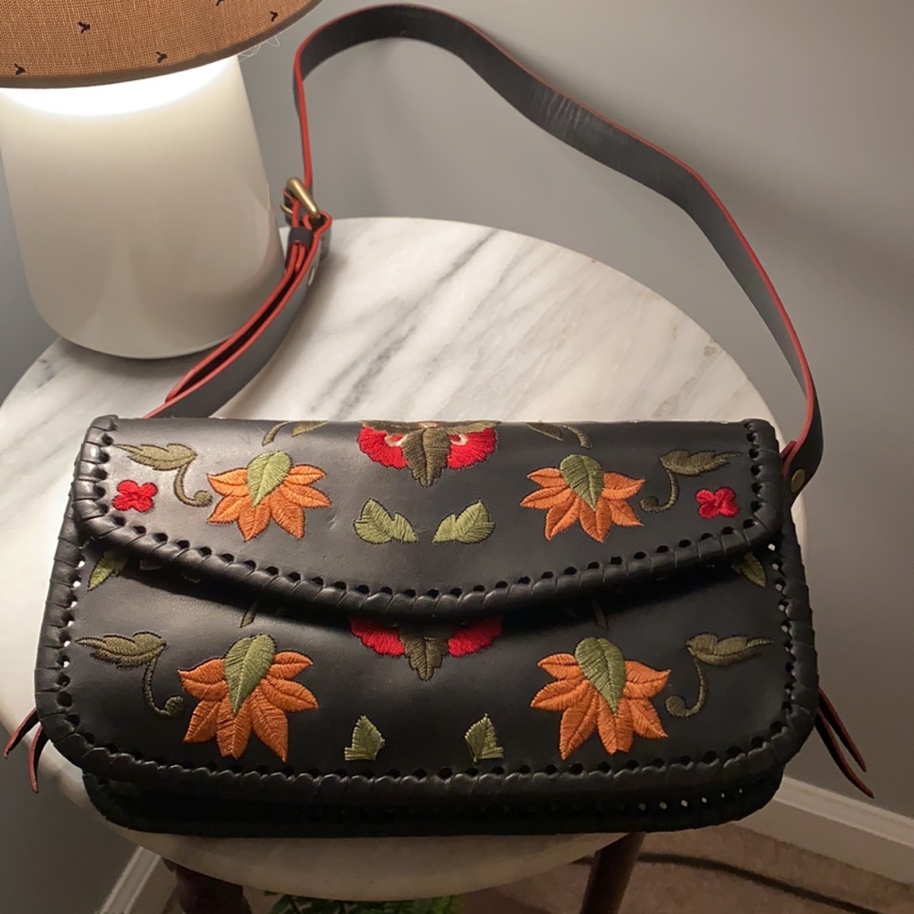Leather embroidered purse
